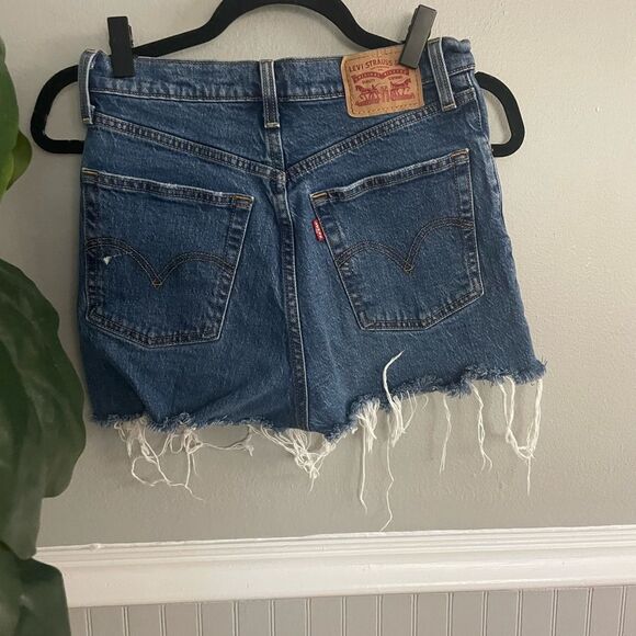 Levi’s Ribcage High Rise Denim Cut Off Shorts Size 27 - Picture 7 of 8